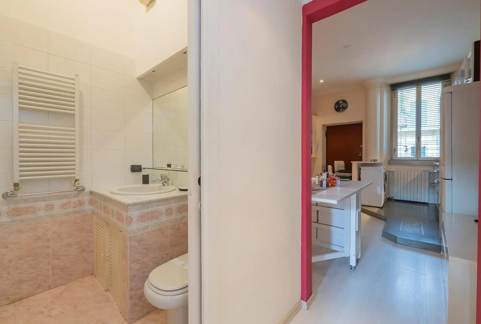 Xenia Apartments - Colorful Apartment In Fiera Area Milano