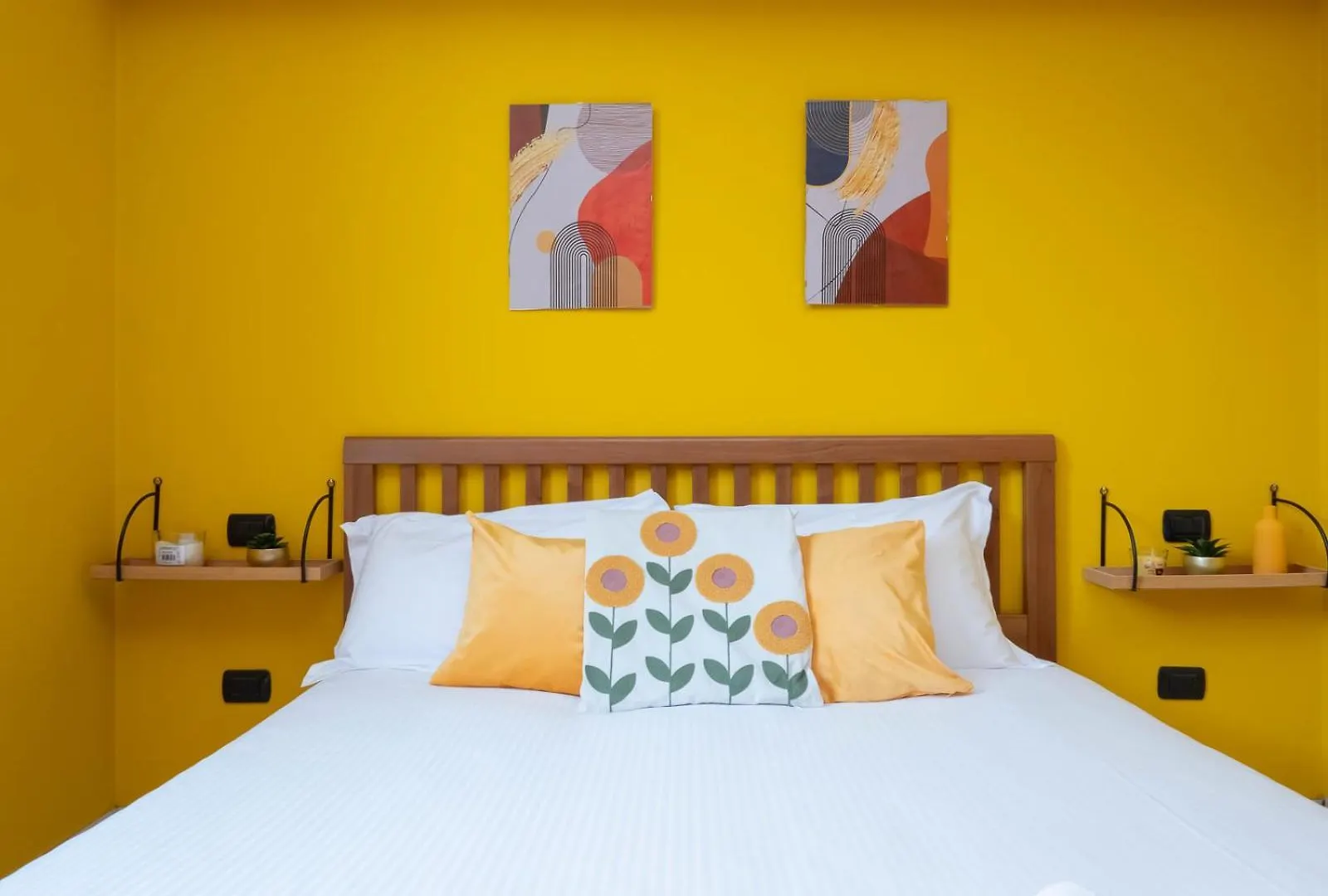 Xenia Apartments - Colorful Apartment In Fiera Area Milano Italien