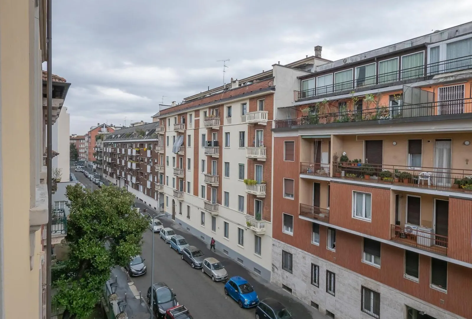 Xenia Apartments - Colorful Apartment In Fiera Area Milan 0*,  Italy