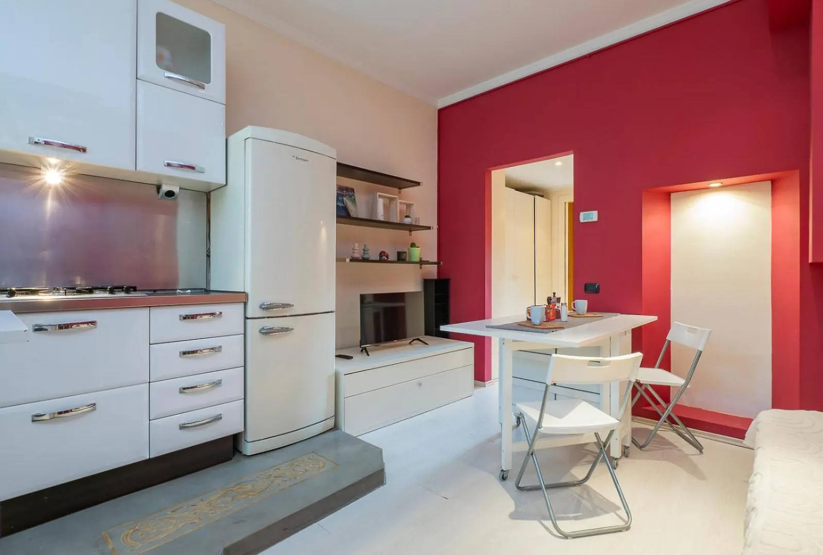 Xenia Apartments - Colorful Apartment In Fiera Area Milan