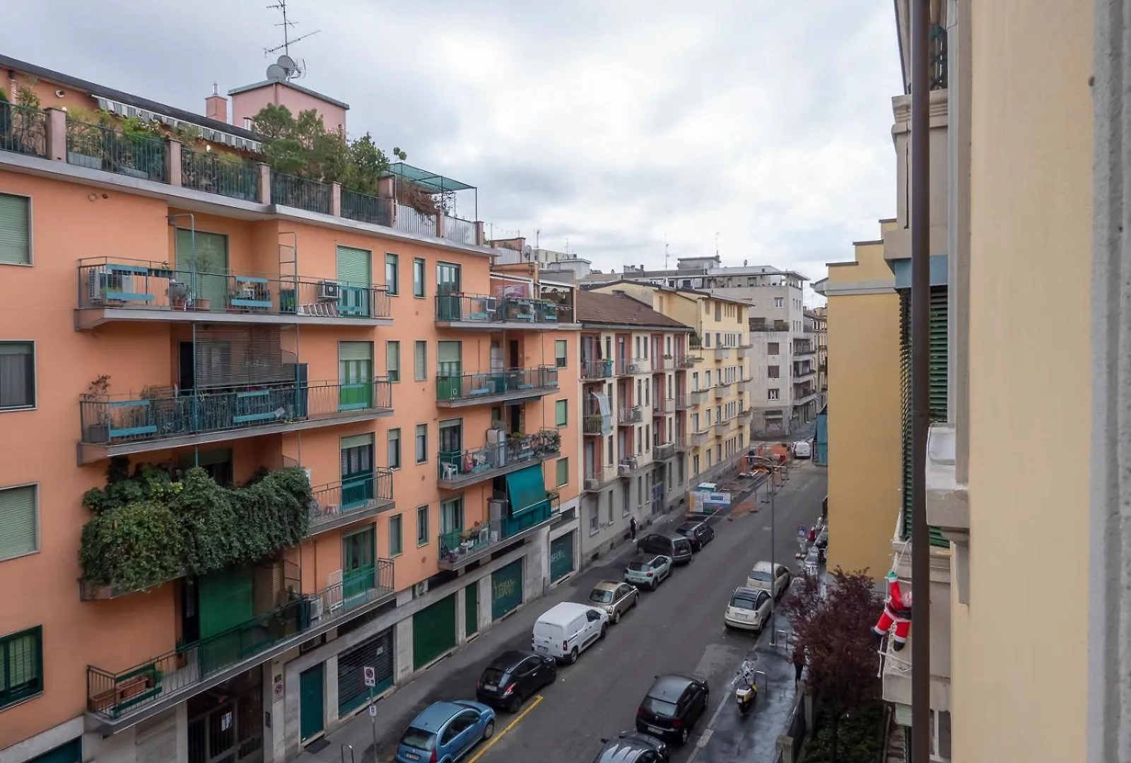 Xenia Apartments - Colorful Apartment In Fiera Area Milan 0*,